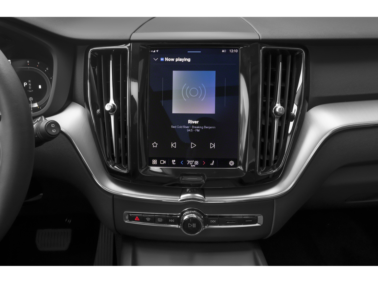 2024 Volvo XC60 B5 Plus Dark Theme