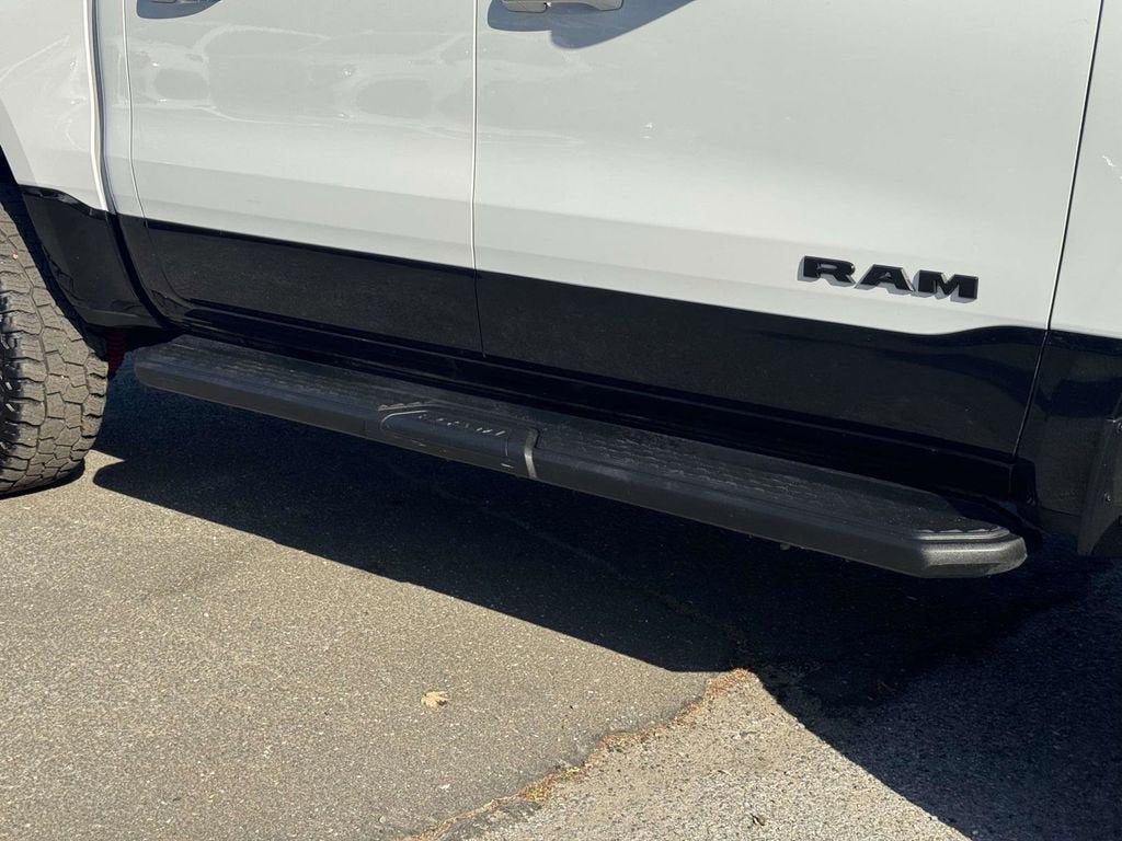 2022 RAM 1500 Big Horn Crew Cab 4x4 5'7" Box