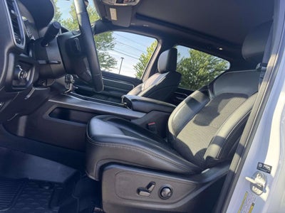 2022 RAM 1500 Big Horn Crew Cab 4x4 5'7" Box