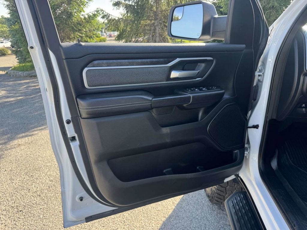 2022 RAM 1500 Big Horn Crew Cab 4x4 5'7" Box