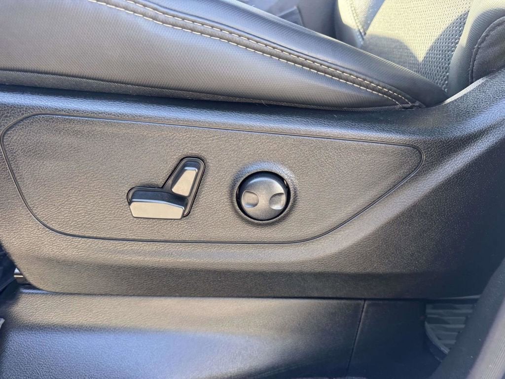 2022 RAM 1500 Big Horn Crew Cab 4x4 5'7" Box