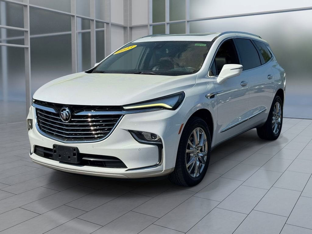2023 Buick Enclave Essence AWD's photo