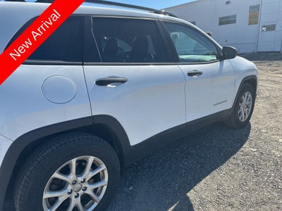 2016 Jeep Cherokee Sport