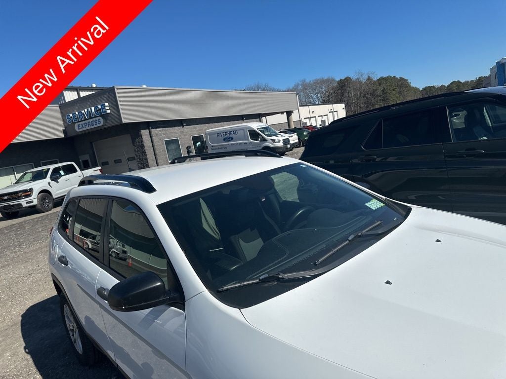 2016 Jeep Cherokee Sport