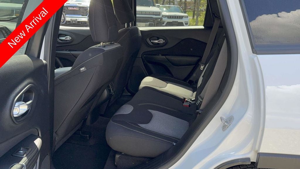 2016 Jeep Cherokee Sport