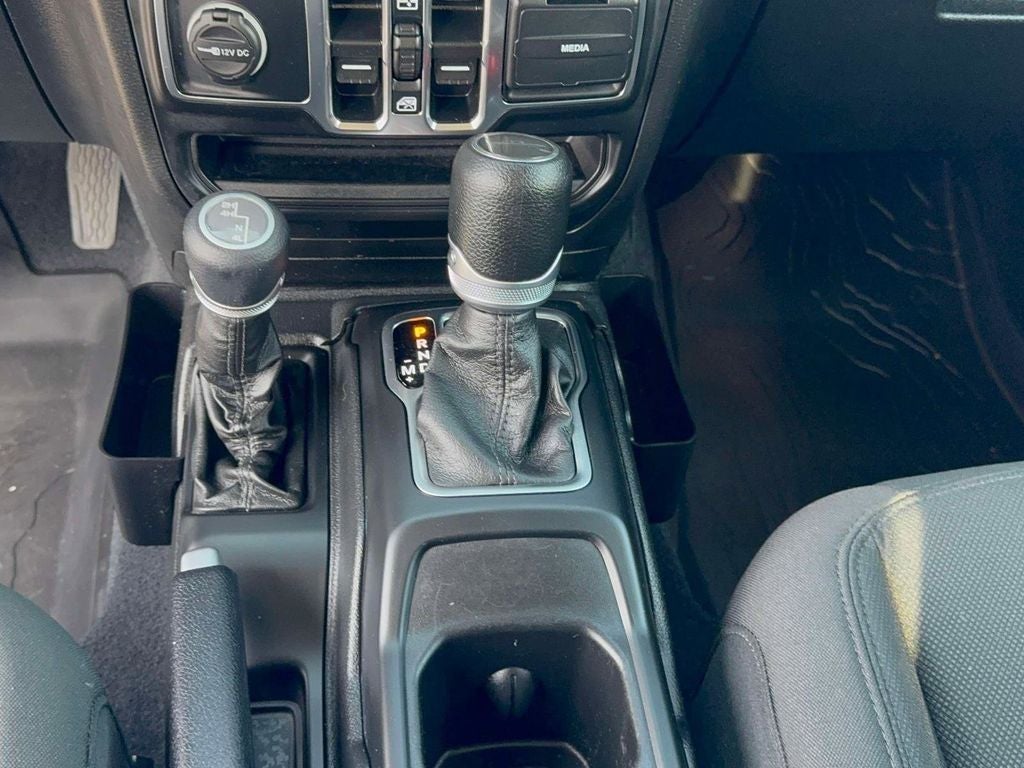 2022 Jeep Gladiator Sport