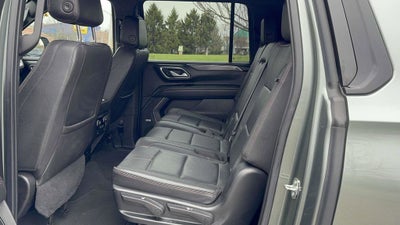 2023 Chevrolet Suburban RST