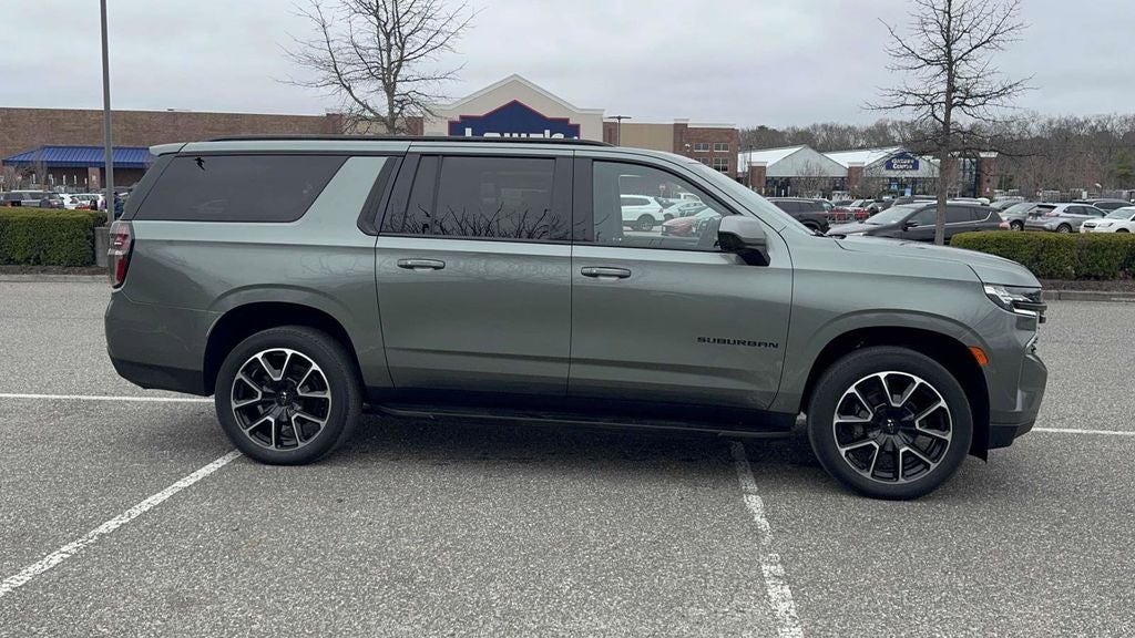 2023 Chevrolet Suburban RST