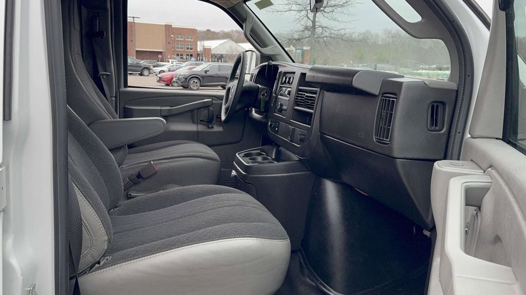 2024 GMC Savana 2500 Work Van