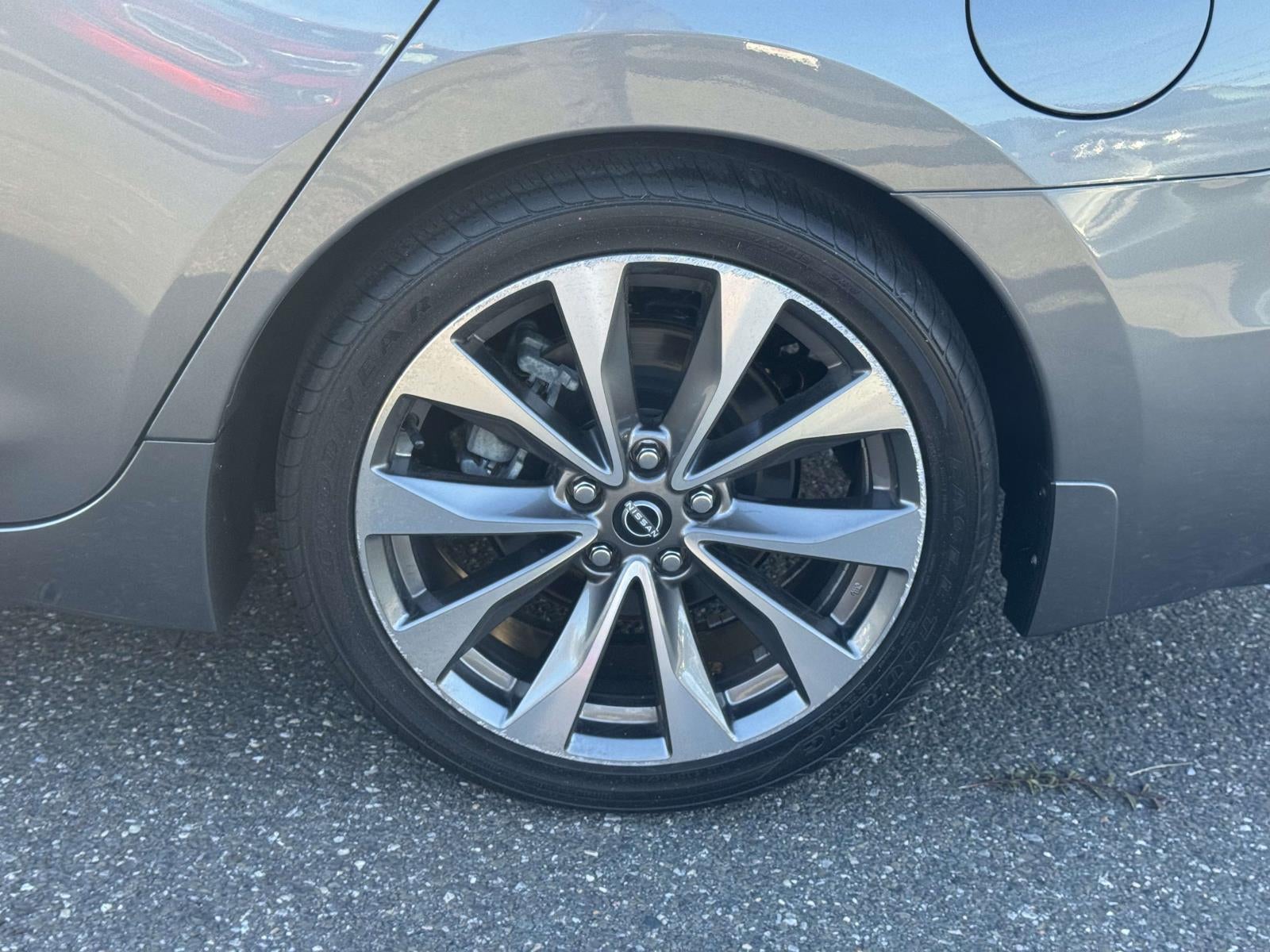 2023 Nissan Maxima Platinum