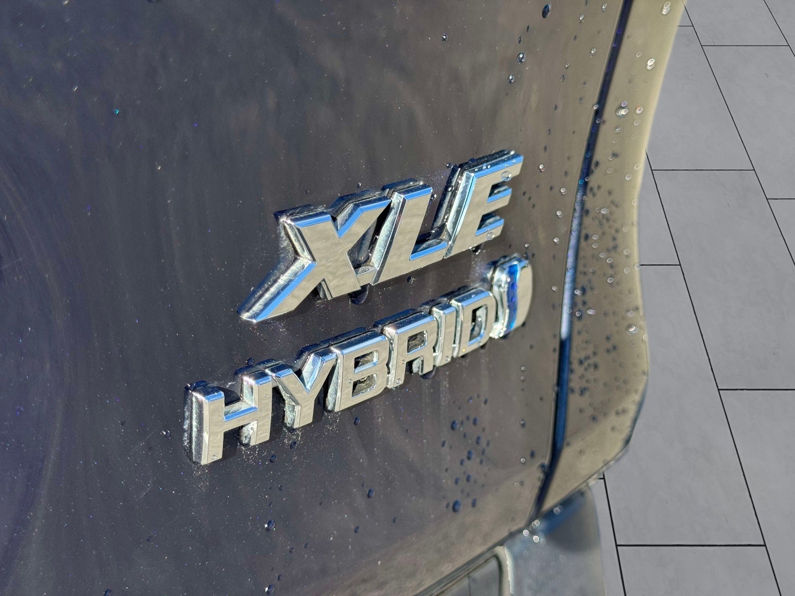 2020 Toyota RAV4 Hybrid XLE