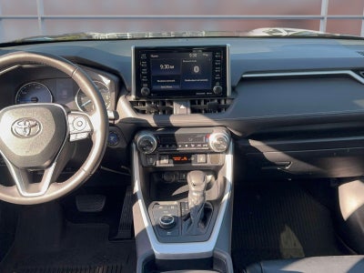 2020 Toyota RAV4 Hybrid XLE