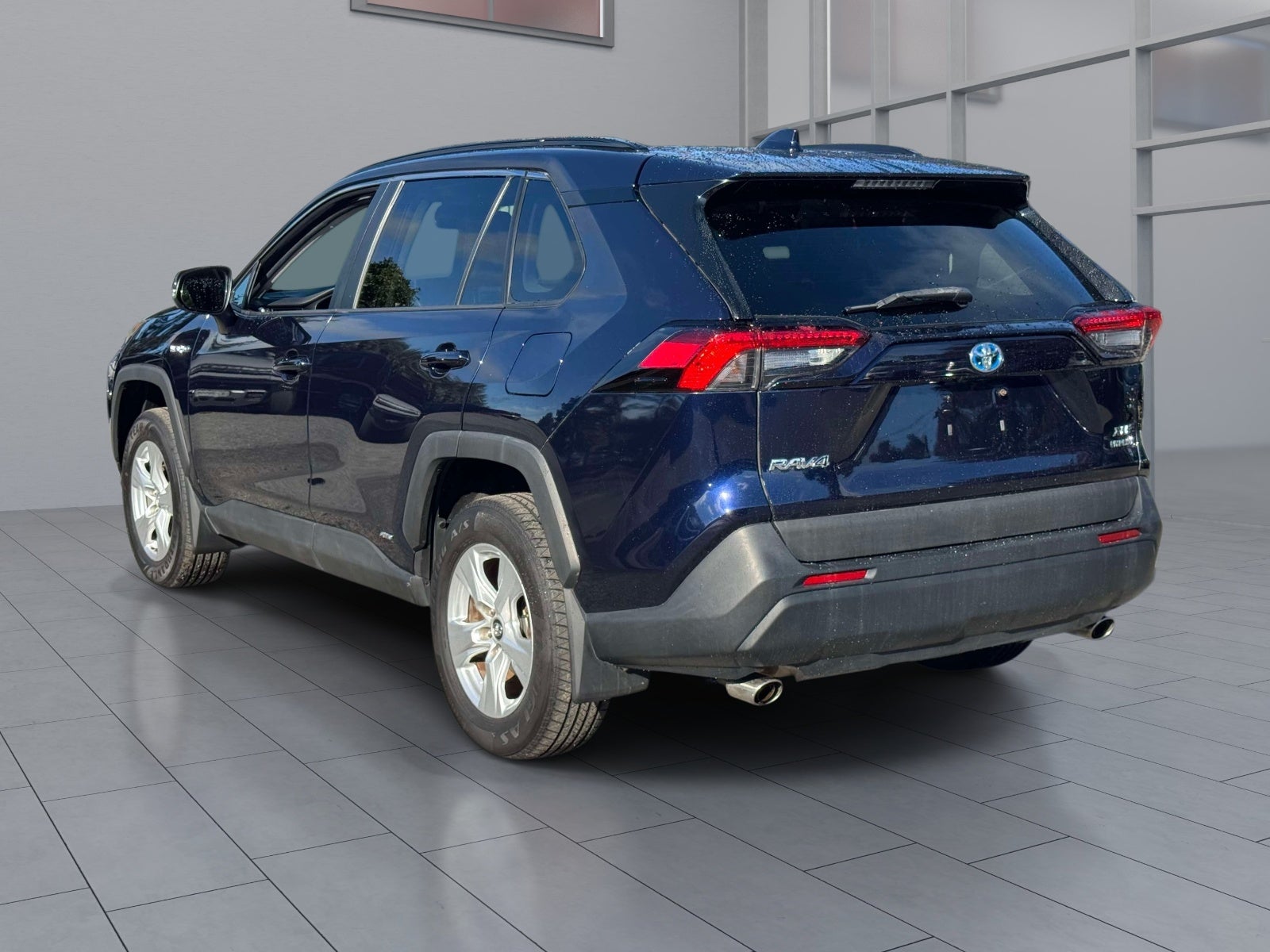 2020 Toyota RAV4 Hybrid XLE