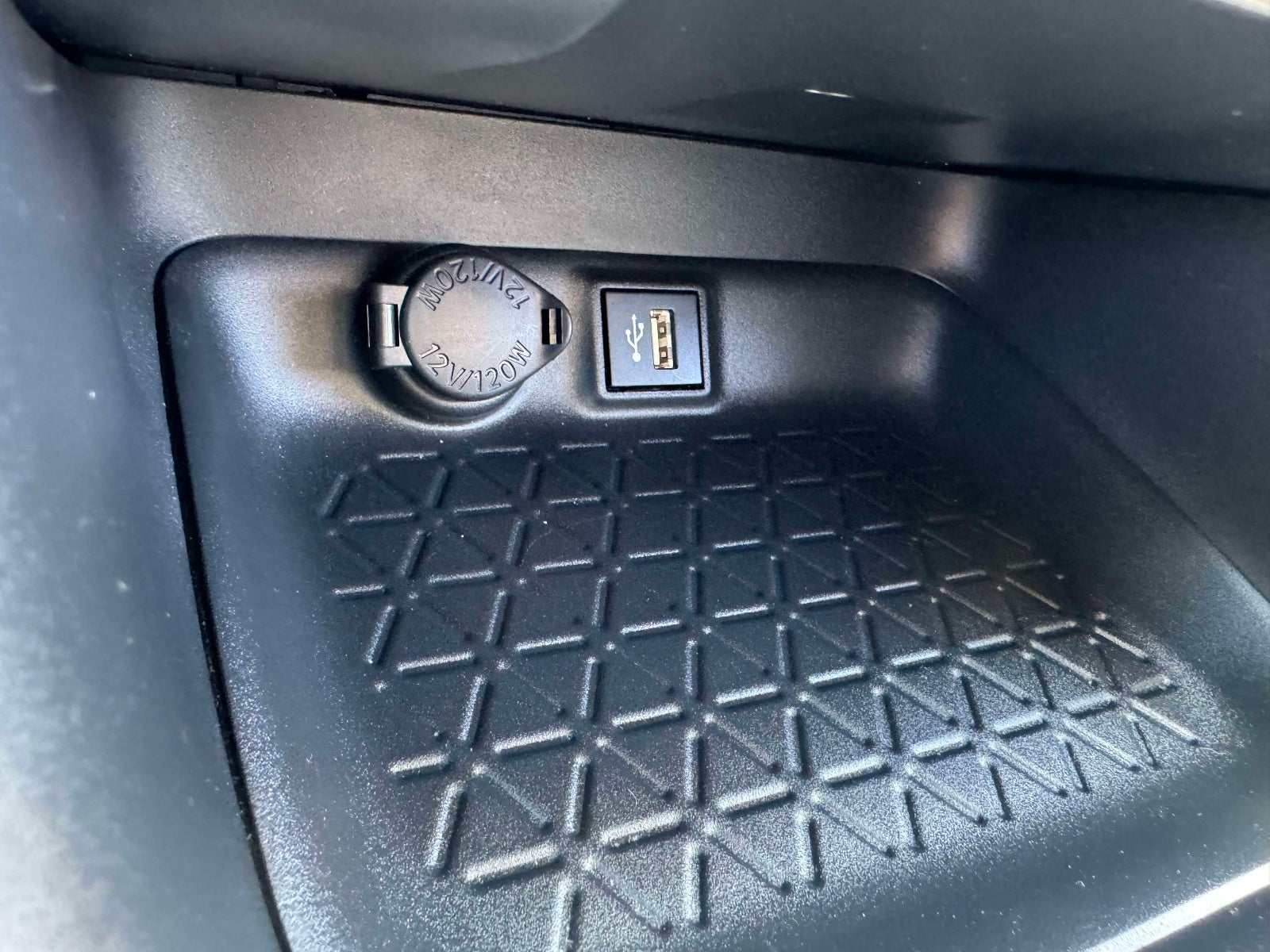 2023 Toyota RAV4 Hybrid Woodland Edition