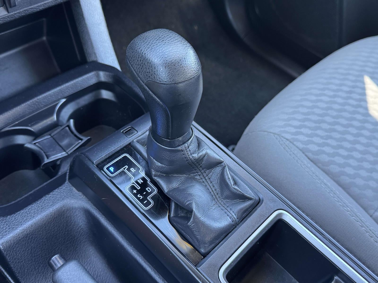 2022 Toyota Tacoma SR V6