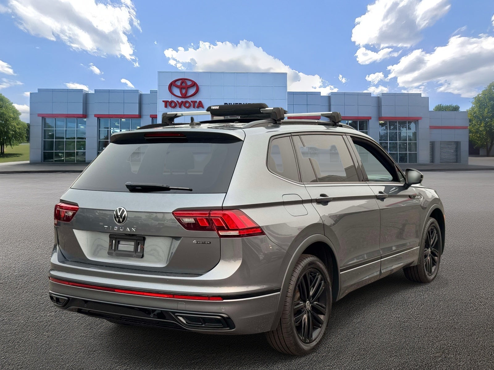 2022 Volkswagen Tiguan 2.0T SE R-Line Black