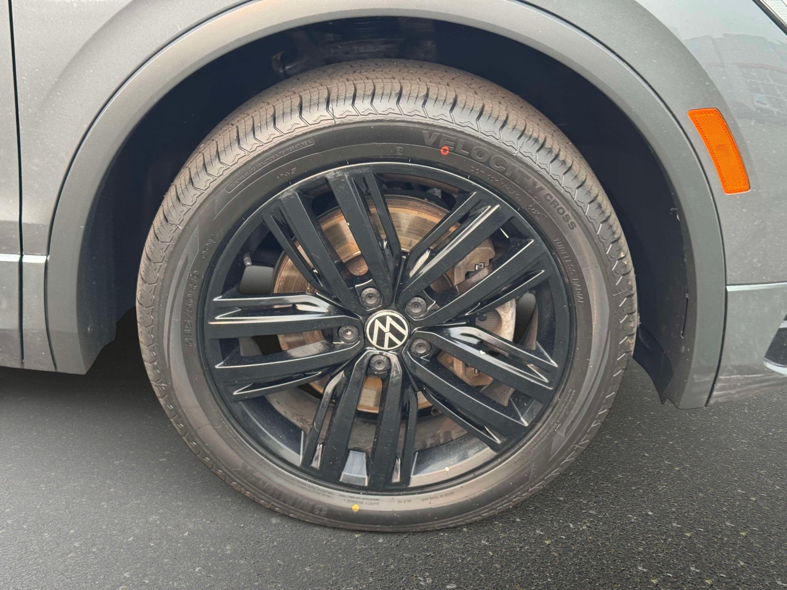 2022 Volkswagen Tiguan 2.0T SE R-Line Black