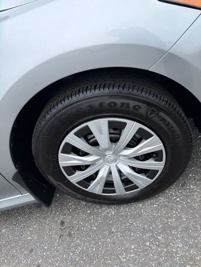 2024 Toyota Camry Hybrid LE