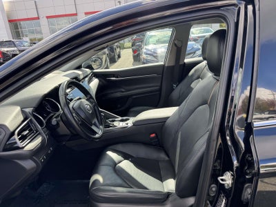 2020 Toyota Camry Hybrid XLE