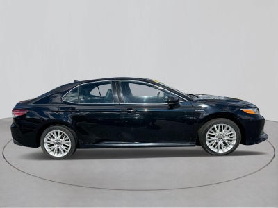 2020 Toyota Camry Hybrid XLE