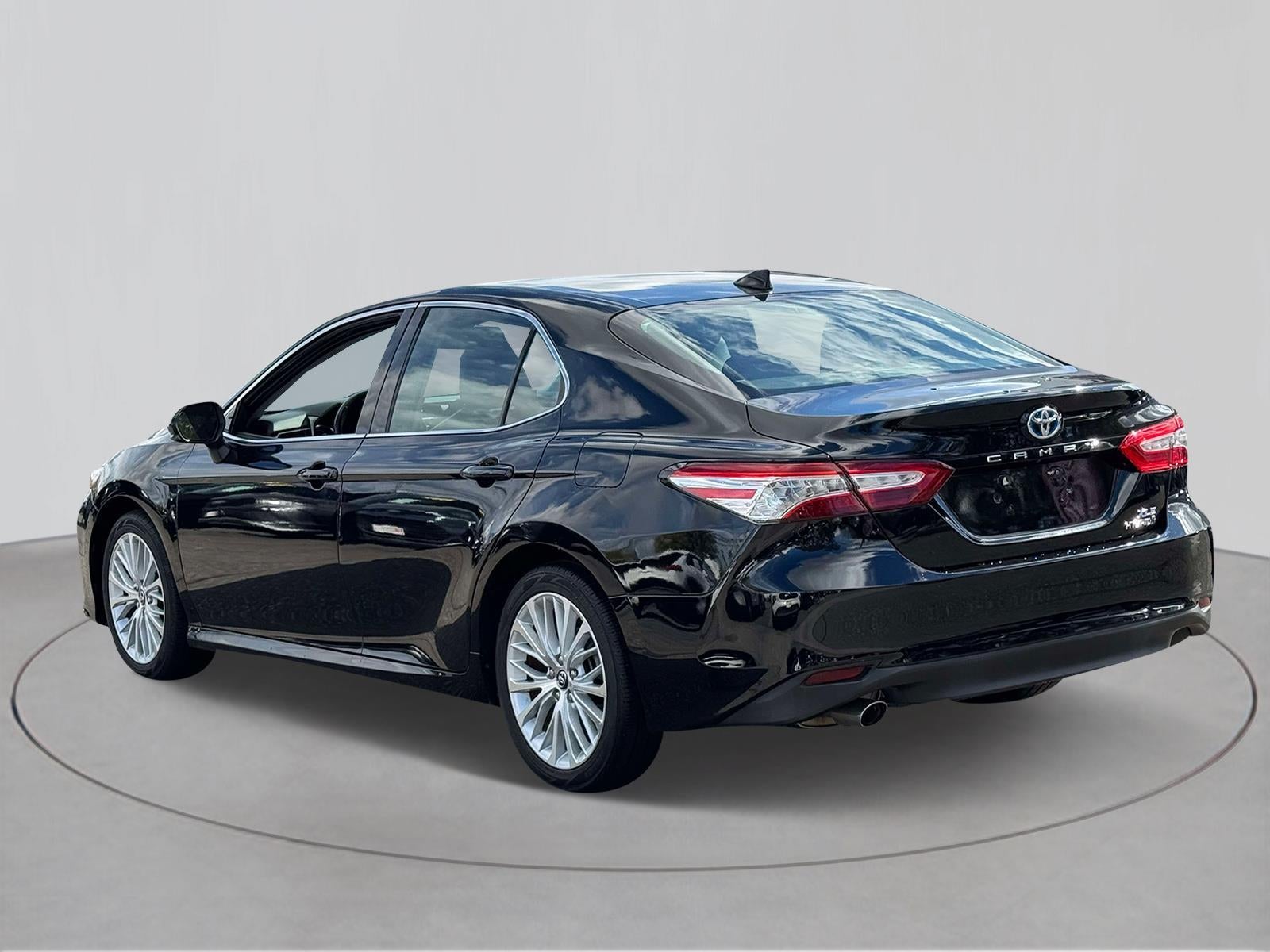 2020 Toyota Camry Hybrid XLE