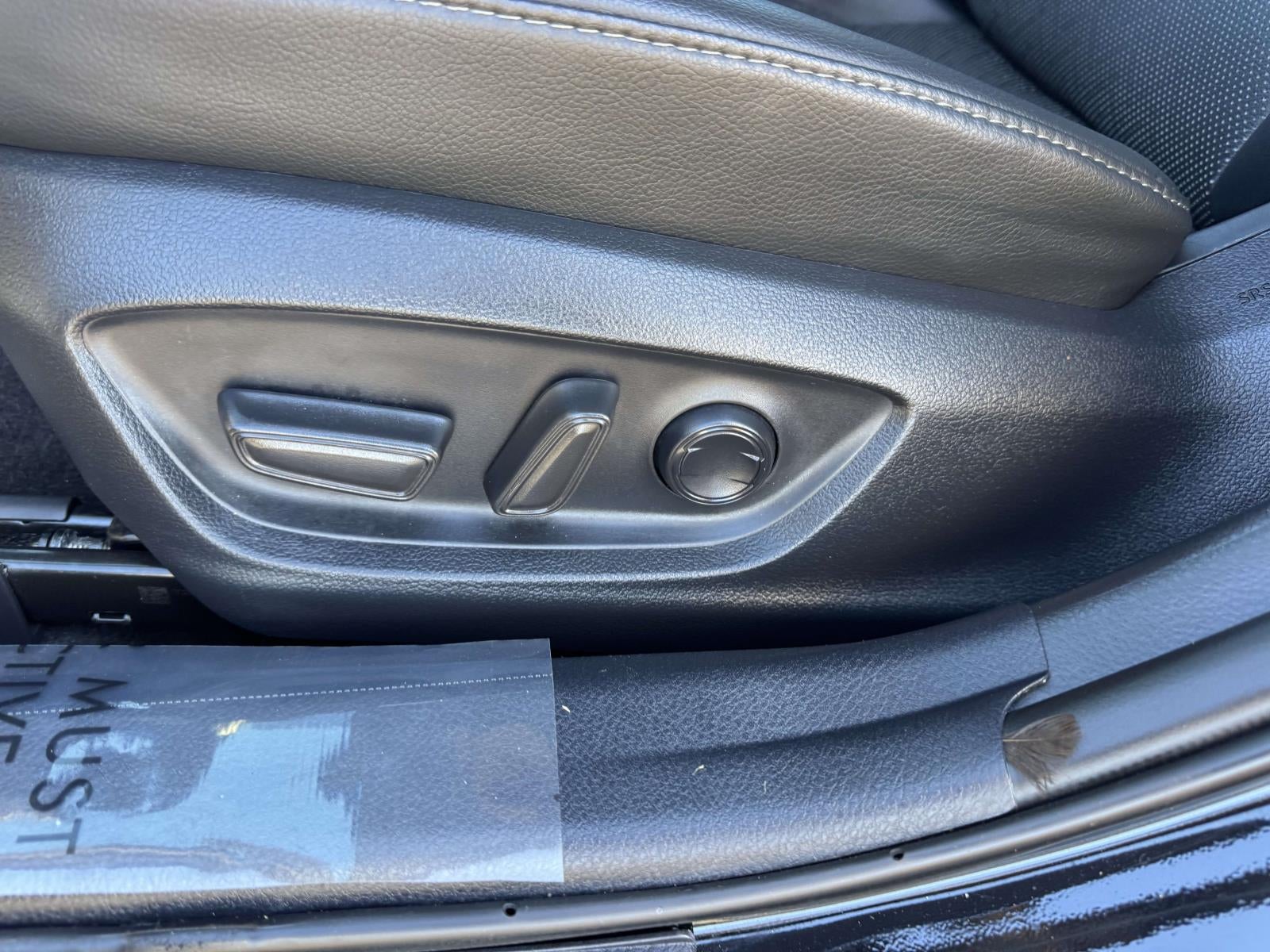 2023 Toyota Camry Hybrid XLE