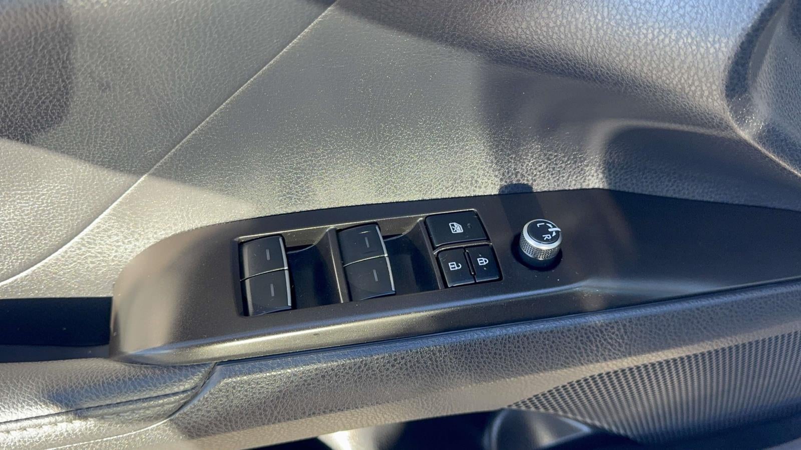 2023 Toyota Camry Hybrid XLE