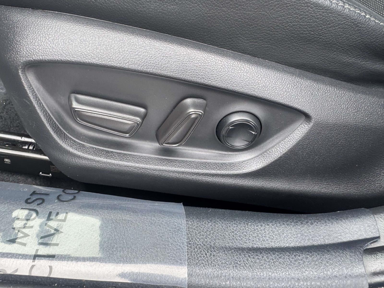 2021 Toyota Camry Hybrid XLE