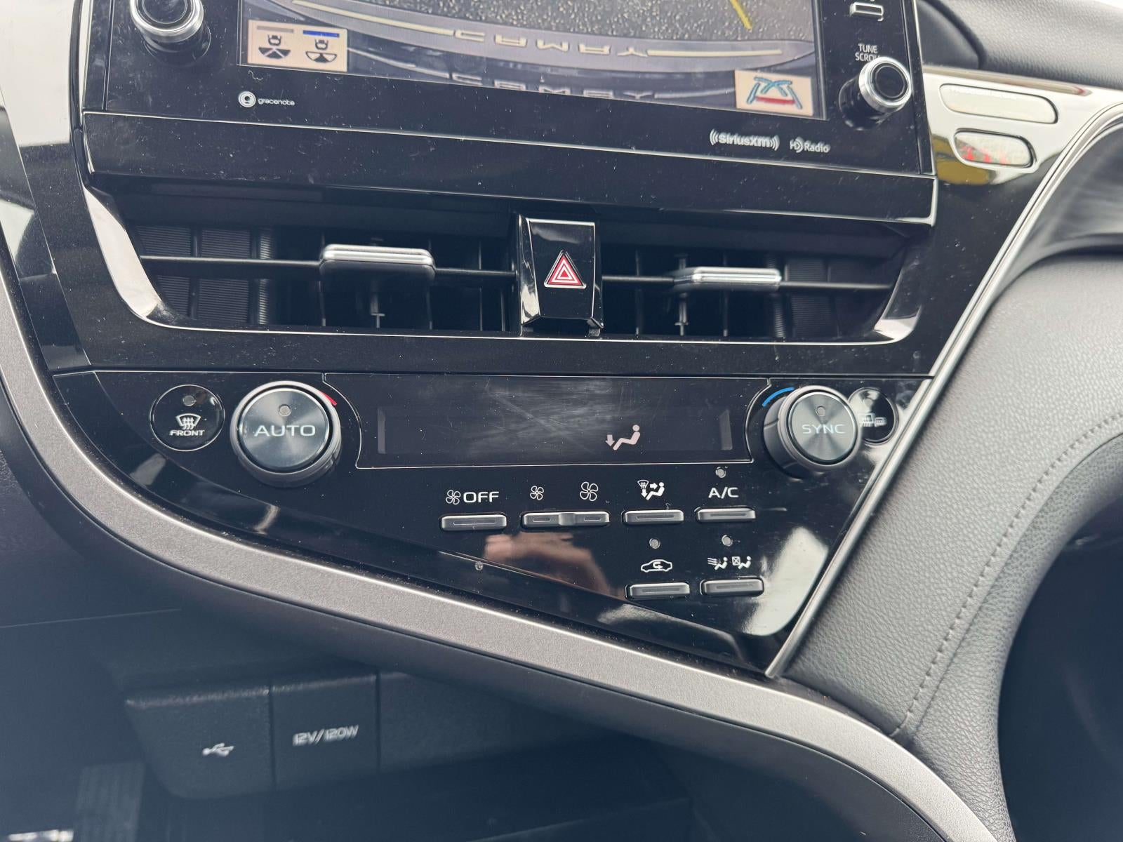 2021 Toyota Camry Hybrid XLE