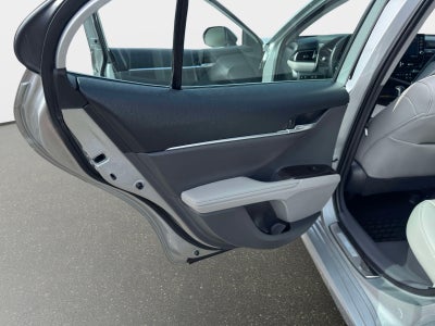 2021 Toyota Camry Hybrid XLE