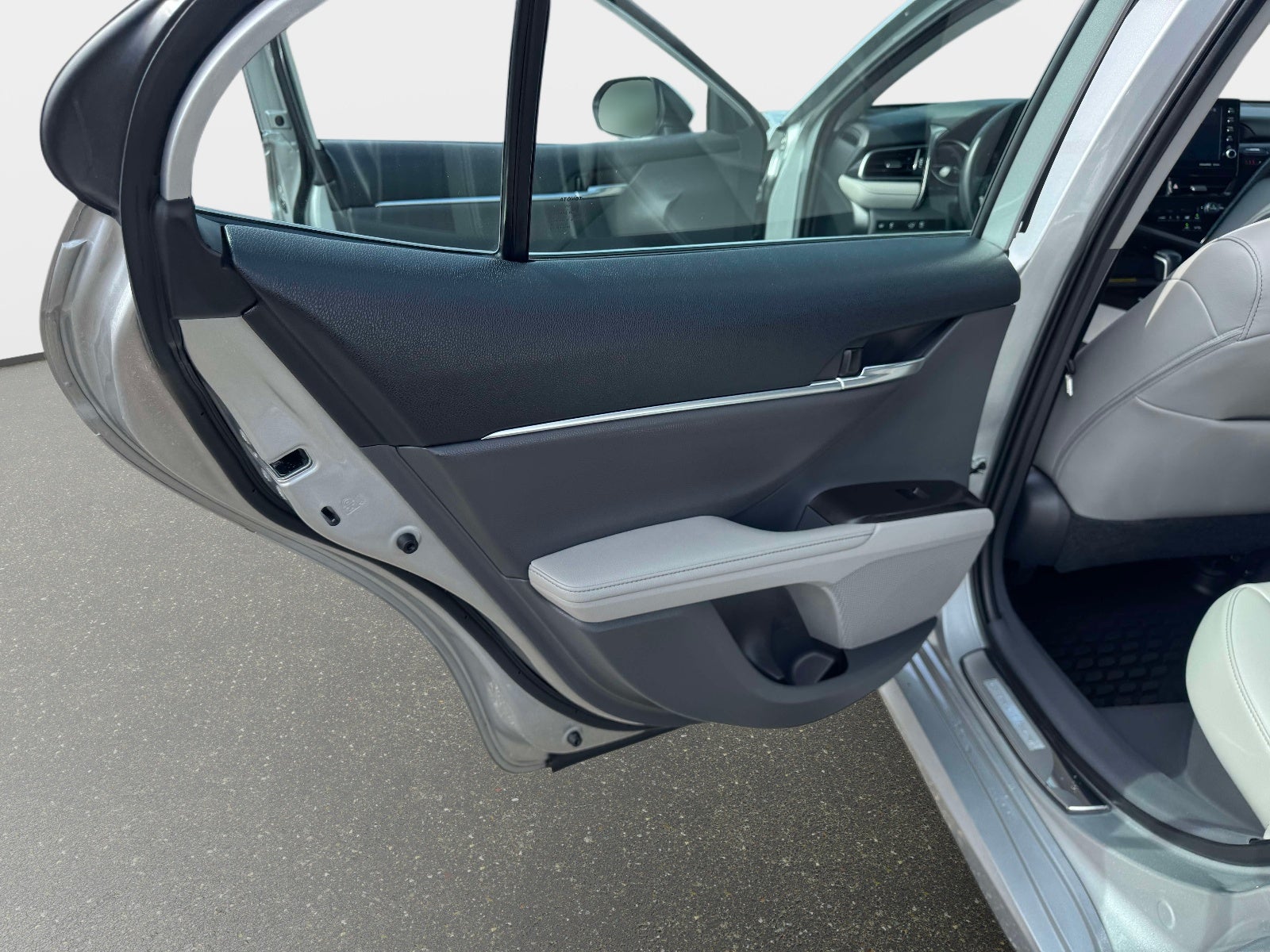 2021 Toyota Camry Hybrid XLE