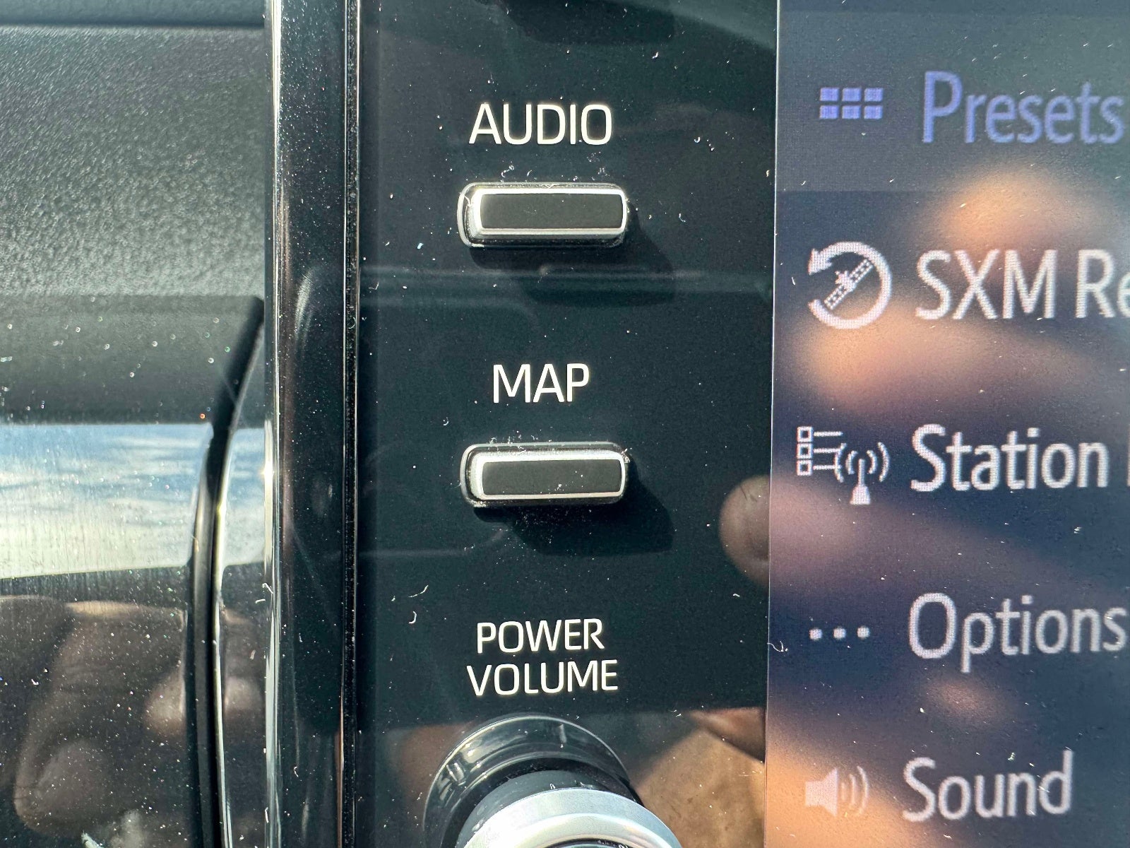 2021 Toyota Camry Hybrid XLE