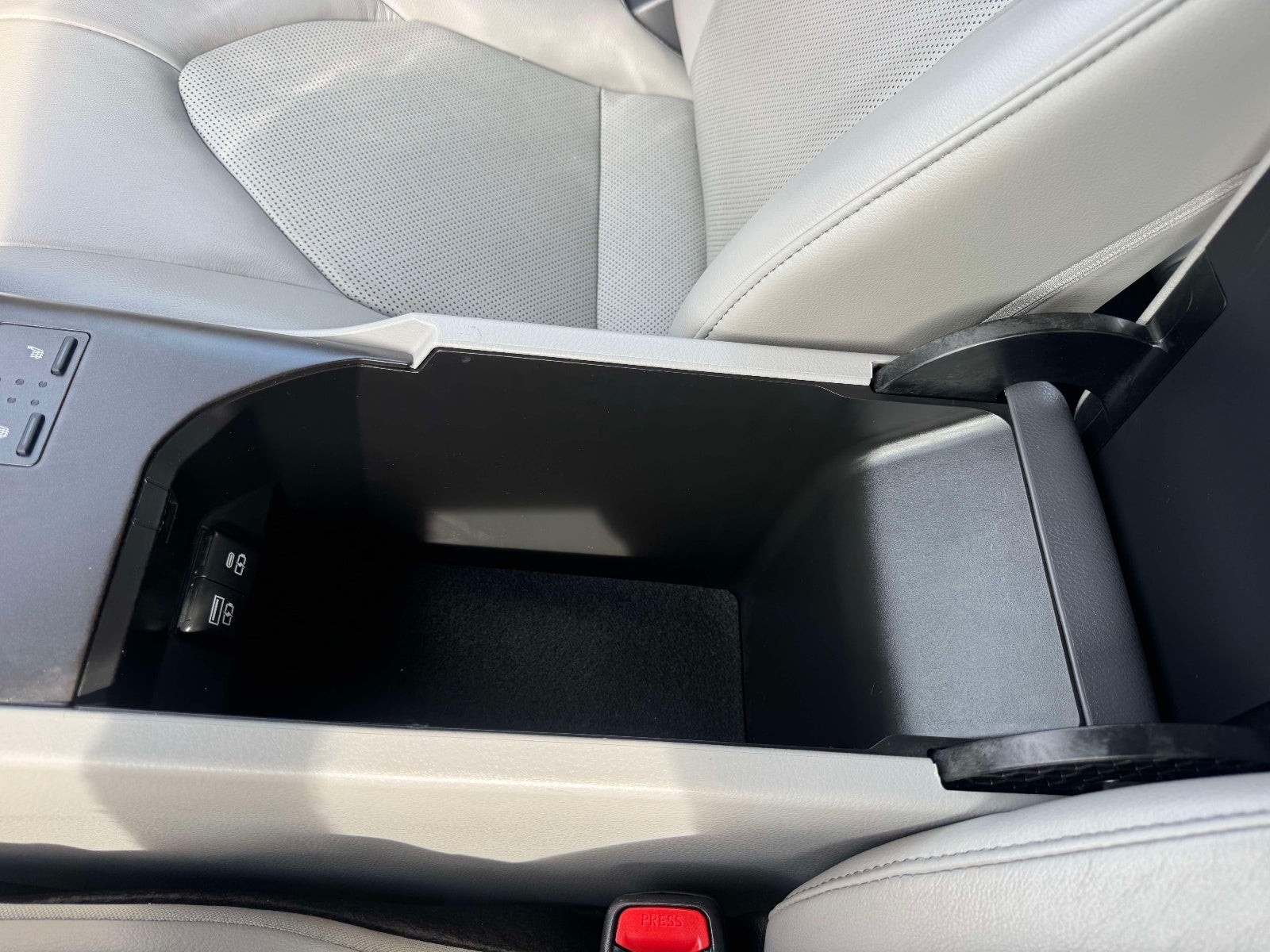 2021 Toyota Camry Hybrid XLE