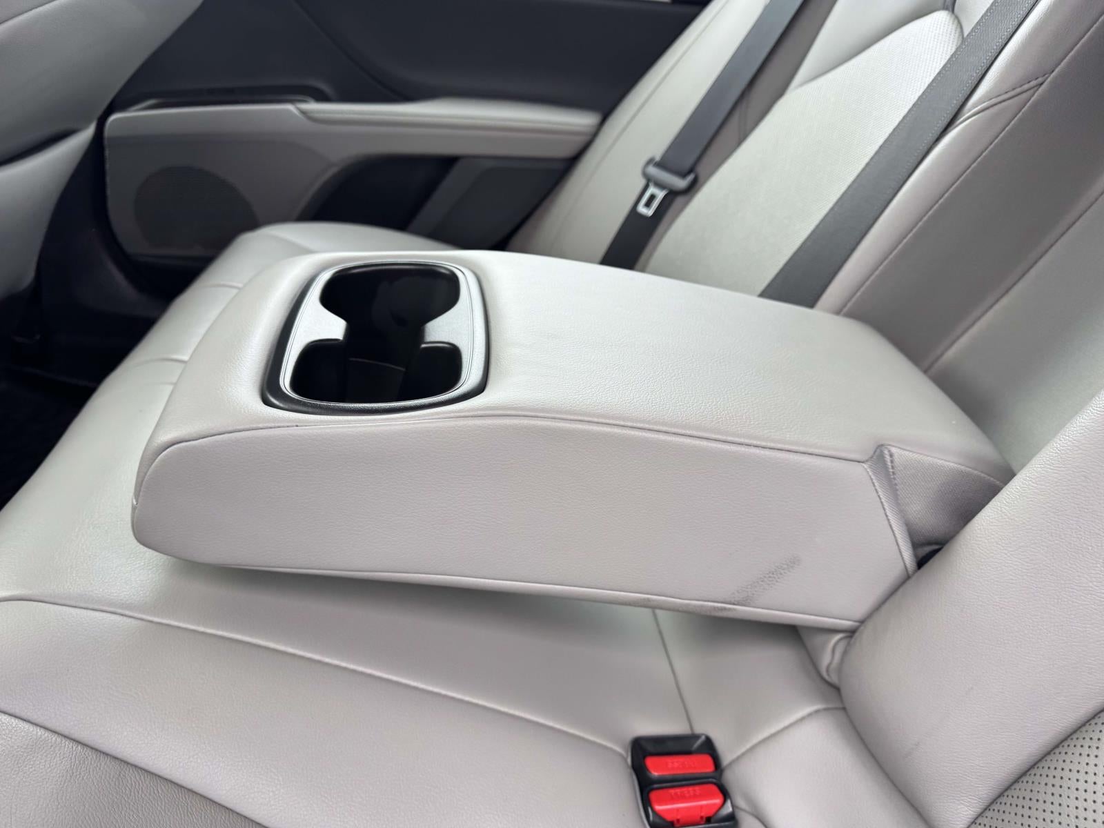 2023 Toyota Camry Hybrid XLE