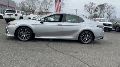 2023 Toyota Camry Hybrid XLE