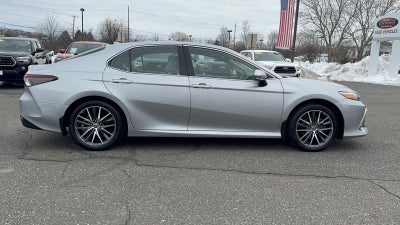 2023 Toyota Camry Hybrid XLE
