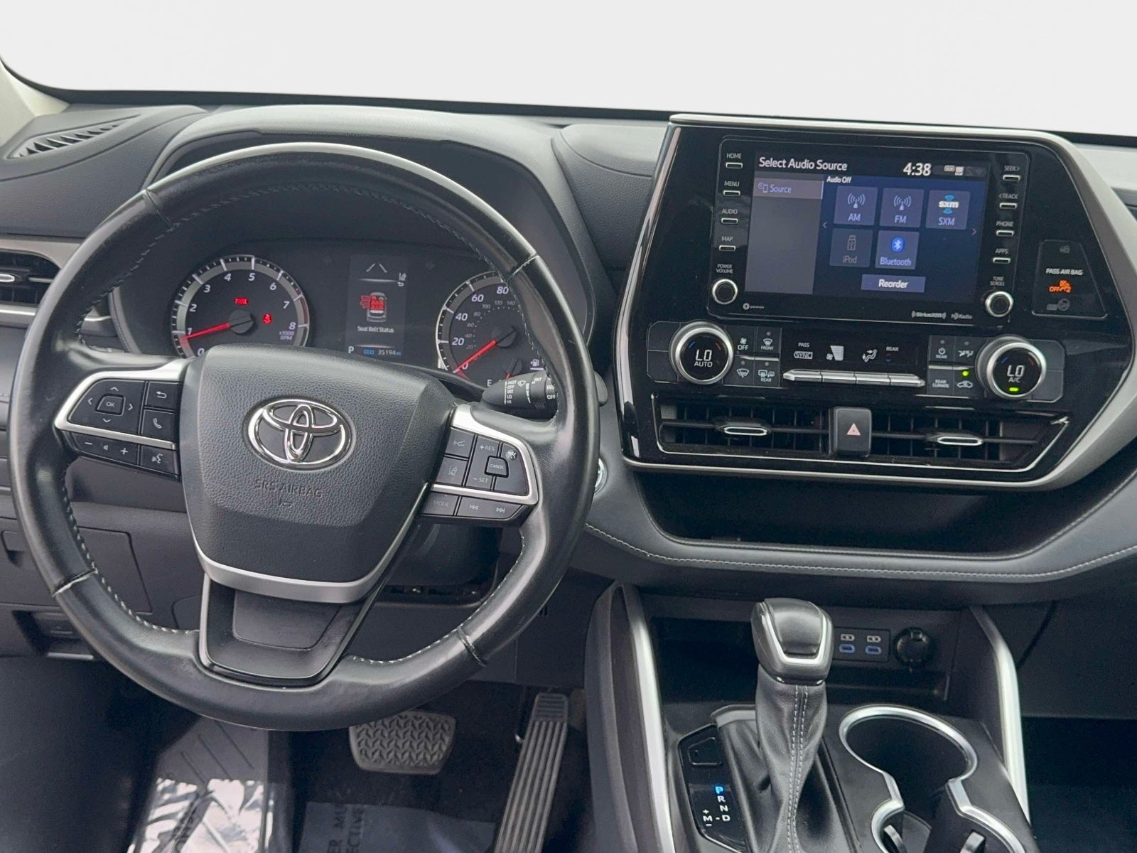 2022 Toyota Highlander LE