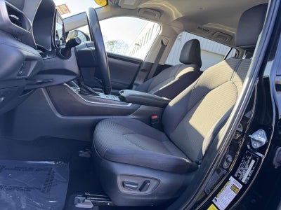 2022 Toyota Highlander LE