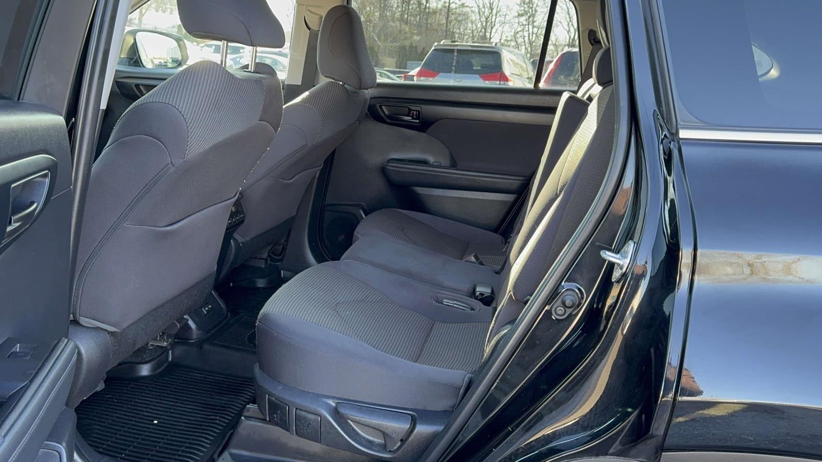 2022 Toyota Highlander LE