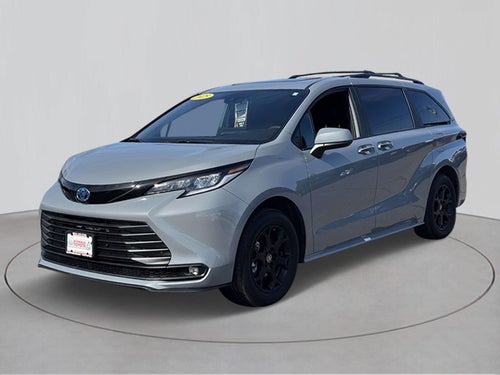 2025 Toyota Sienna Woodland Edition 7 Passenger