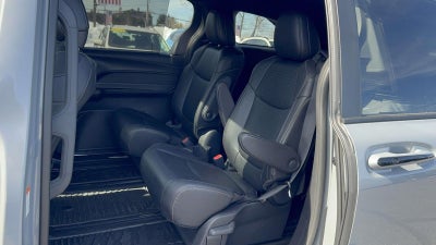 2025 Toyota Sienna Woodland Edition 7 Passenger
