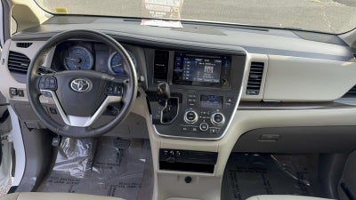 2017 Toyota Sienna XLE Premium 7 Passenger