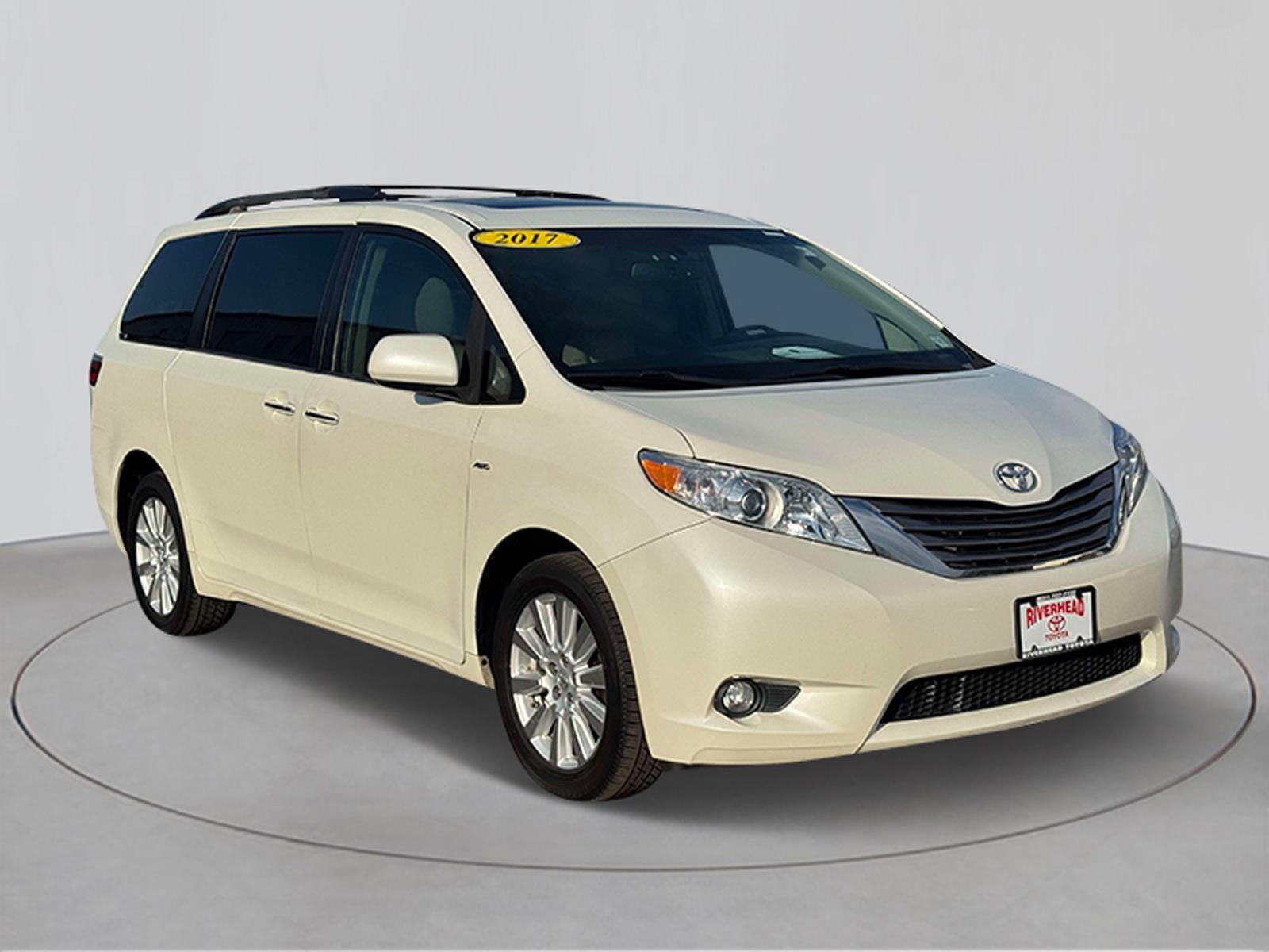2017 Toyota Sienna XLE Premium 7 Passenger