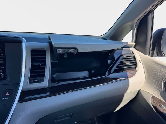 2018 Toyota Sienna XLE 7 Passenger