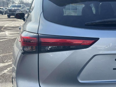 2021 Toyota Highlander Hybrid Platinum