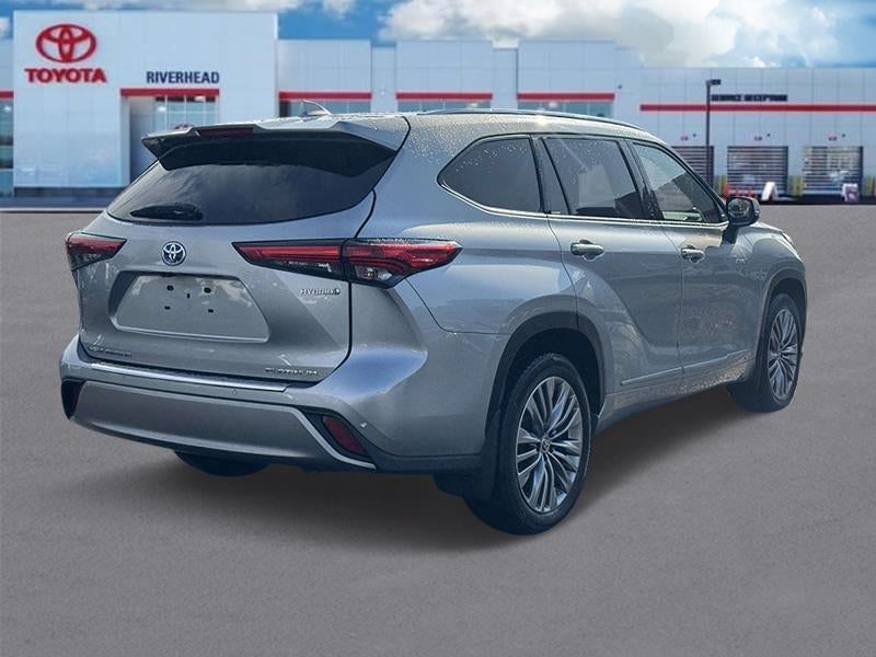 2021 Toyota Highlander Hybrid Platinum