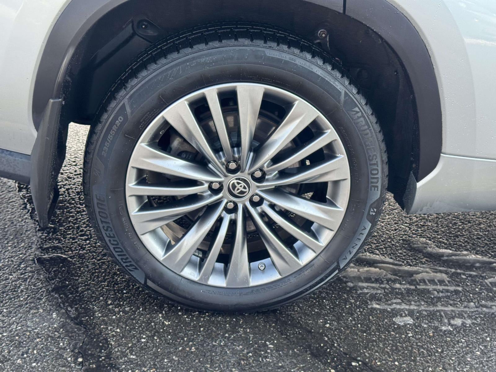 2021 Toyota Highlander Hybrid Platinum