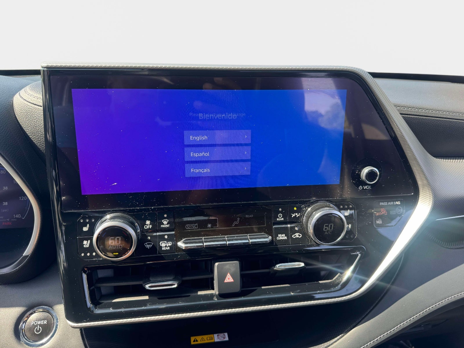 2023 Toyota Highlander Hybrid Platinum