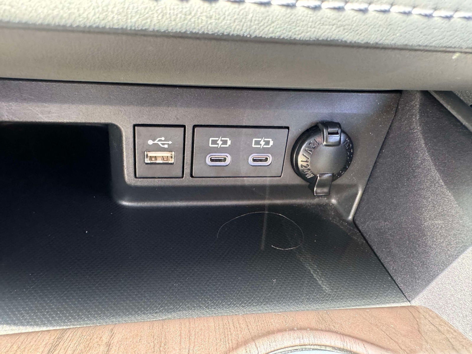 2023 Toyota Highlander Hybrid Platinum