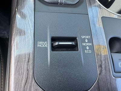 2023 Toyota Highlander Hybrid Platinum